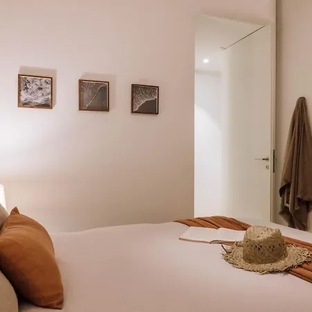 Tinggi - 1 Bedroom And Balcony In Saldanha Lägenhet