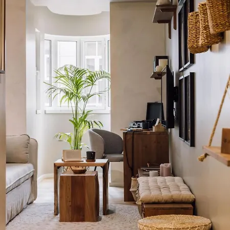 Daire Tinggi - 1 Bedroom And Balcony In Saldanha *