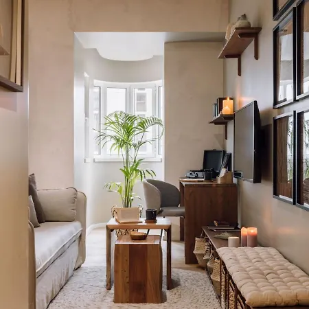 Tinggi - 1 Bedroom And Balcony In Saldanha